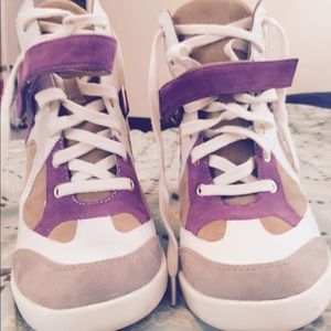 Leather Guess Sneakers!