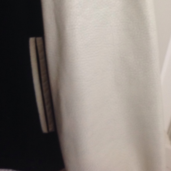 Chor Jacket - Picture 2 of 4