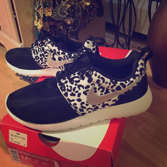 Nike Roshe One Print black, white&silver sneakers