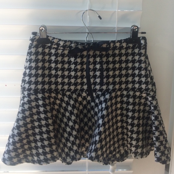 SOLD - Host pick ▪️▫️▪️Zara skirt - Picture 3 of 4