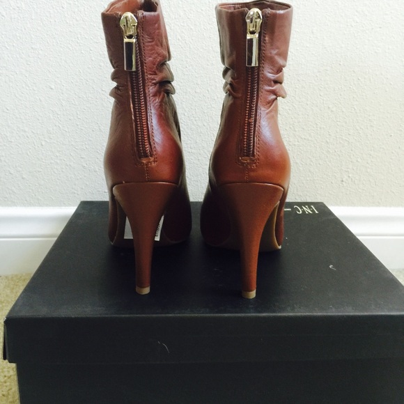 🎉HP🎉 INC leather boots never been worn Size 6.5 - Picture 3 of 4