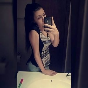 Meet your Posher, Lena