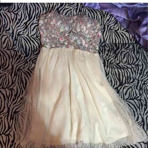 Dress! Egg shell white and floral