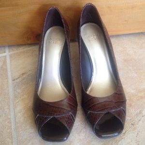 Brown Alex Marie heels!