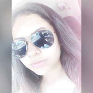 Meet your Posher, Vanessa