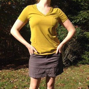 Made Well 100% cotton v neck pocket tee