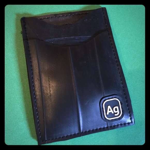 Ag Recycled rubber card/cash holder with ID window