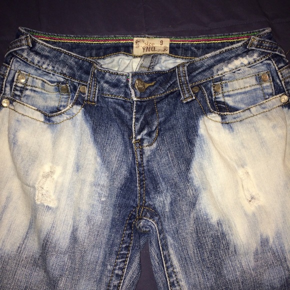 Distressed Jeans - Picture 2 of 4