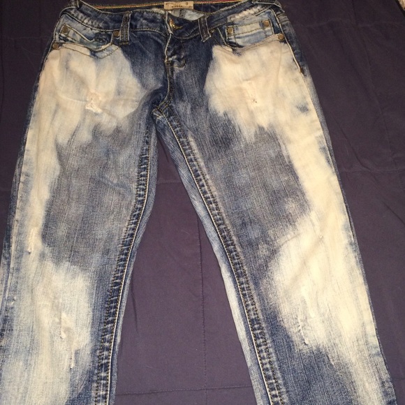 Distressed Jeans - Picture 4 of 4
