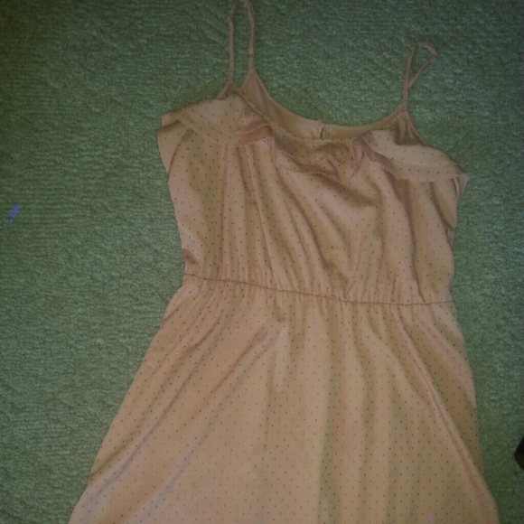 Very cute peach dress with gold studs - Picture 1 of 2