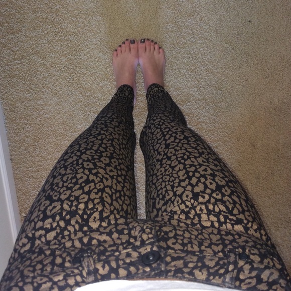 Cheetah Print Jeans - Picture 2 of 4