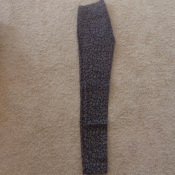 Cheetah Print Jeans - Picture 3 of 4