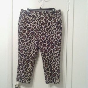 NWT-leopard print crop pants