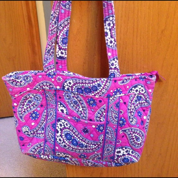 Vera Bradley Handbags - Vera Bradley Mandy purse