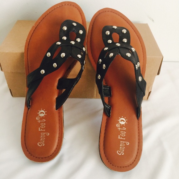 Sunny Feet Black Stud Thong Sandal NWOT Size 6.5