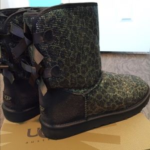 Ugg Bailey bow - bronze cheetah print