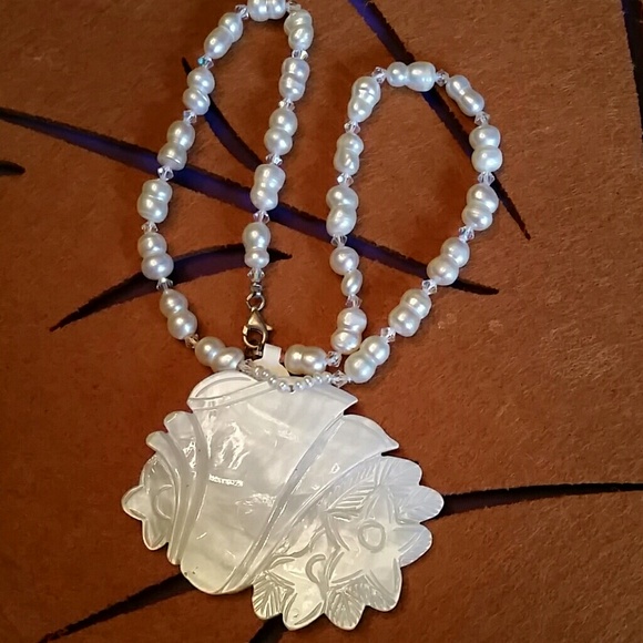 Jewelry - Picture 2 of 3