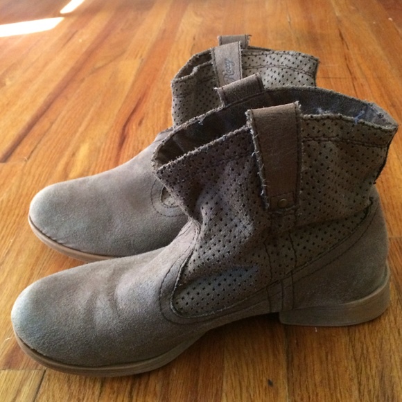 Roxy Light Brown Bootie