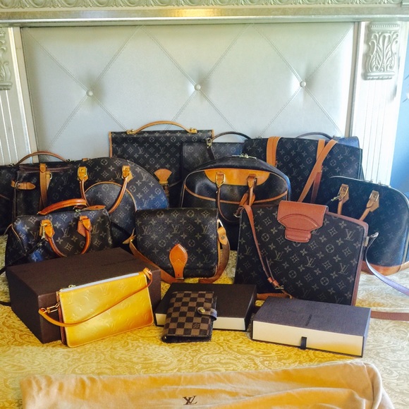 Please like this listing if you want to get notified when I go live - Picture 2 of 2