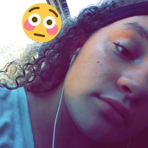 Meet your Posher, Andrea