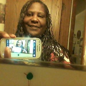 Meet your Posher, Lorraine