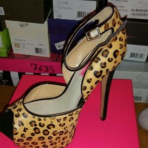 Moving sale...... Betsy Johnson open toe shoe