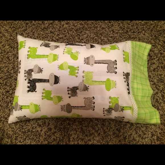 Handmade baby/toddler rag quilt and pillow set - Picture 2 of 4