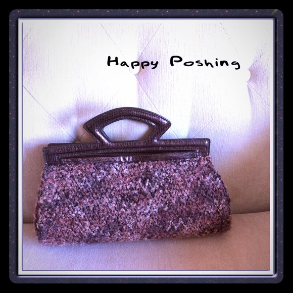 Victoria's Secret Handbags - VICTORIA'S SECRET PURSE