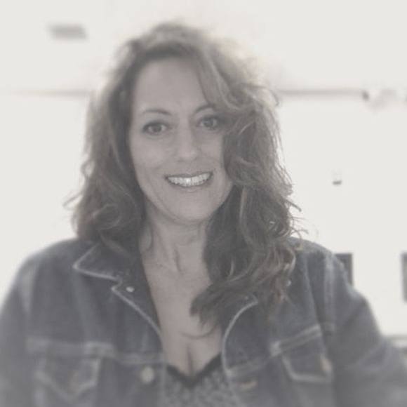 Meet your Posher, Beth - Picture 4 of 5