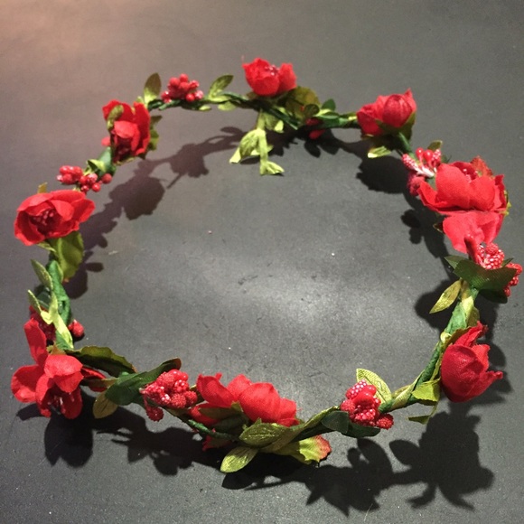  Red rose hair crown