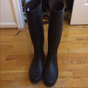 GREAT ugg rainboots