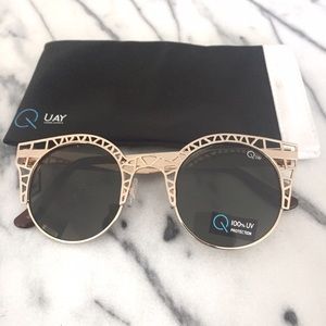 Quay Fleur Sunglasses Gold + Case