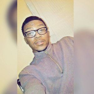 Meet your Posher, Deandre