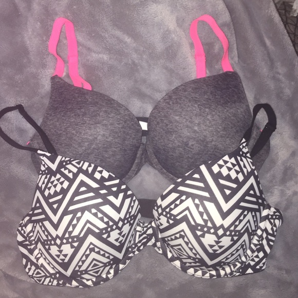 (Last Price)Lot of 2 VIctoria Secret Pink Bras