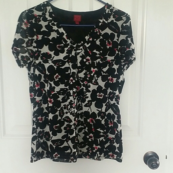 Women's top with lining. Size medium - Picture 1 of 4