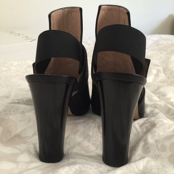 Stuart Weitzman open toe leather heel sandal - Picture 4 of 4