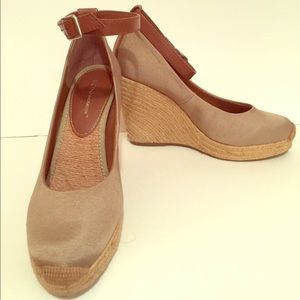 BCBGeneration Gracyn Pebble Ottoma Vach