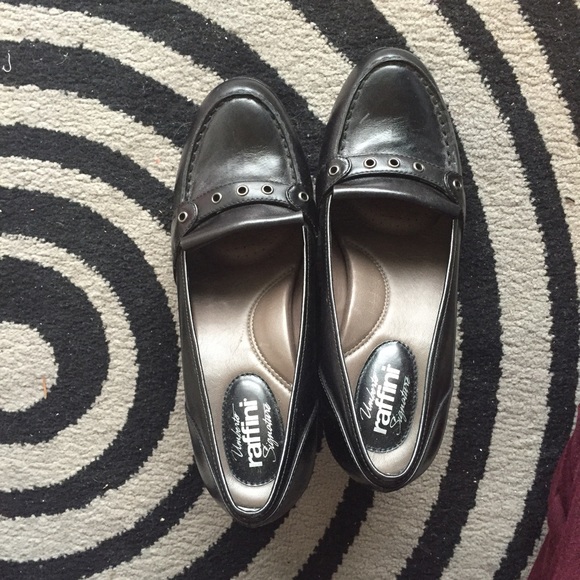 Umberto raffini black heels