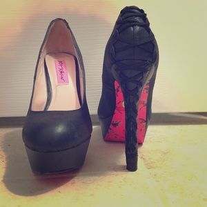Brand new dita Betsey Johnson lace up corset pump