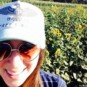 Meet your Posher, Monica