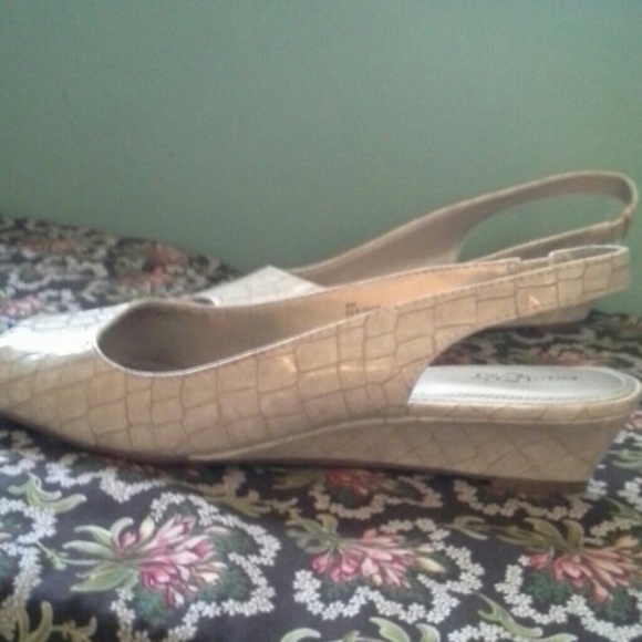 Shoes - Picture 2 of 3