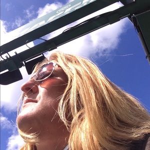 Meet your Posher, Lisa