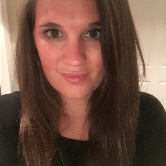 Meet your Posher, Lauren