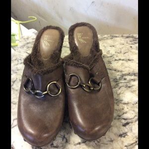 White Mountain Dressy clugs