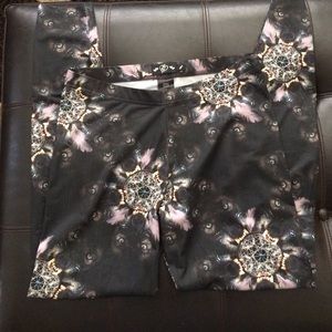 Hot Topic Wolf Dreamcatcher Leggings