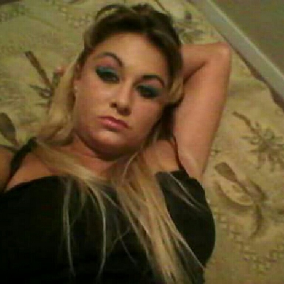 Meet your Posher, Janet - Picture 4 of 4