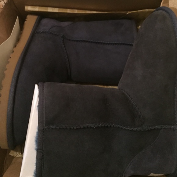 brand new navy UGGS never worn!