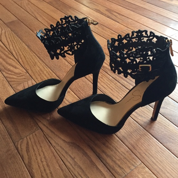 Beautiful Jessica Simpson pumps