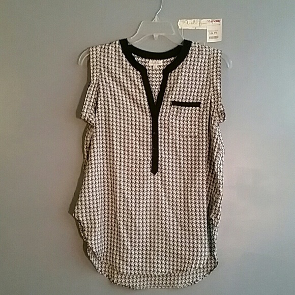 Black and white formal top