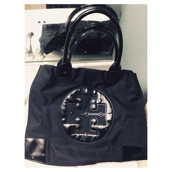 Tory Burch Handbags - Tory Burch ella nylon Tote large